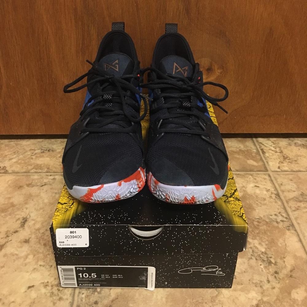 Nike Men’s PG 2 Basketball Shoes
